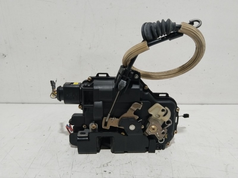 Recambio de cerradura puerta delantera derecha para seat toledo (1m2) signo referencia OEM IAM 3B1837016A  