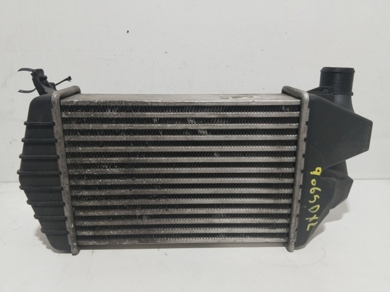Recambio de intercooler para opel zafira / zafira family b (a05) 1.9 cdti (m75) referencia OEM IAM 13213402  