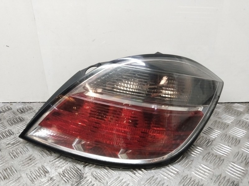 Recambio de piloto trasero derecho para opel astra h (a04) 1.7 cdti (l48) referencia OEM IAM 13222325  