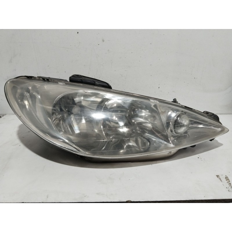 Recambio de faro derecho para peugeot 206 berlina x-line referencia OEM IAM 9628666780  