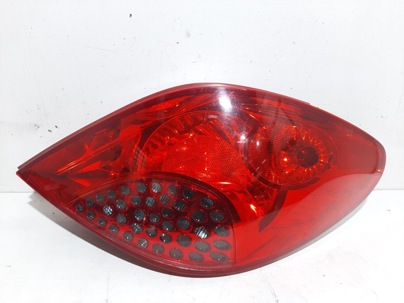 Recambio de piloto trasero derecho para peugeot 207 urban referencia OEM IAM 6351Y7  