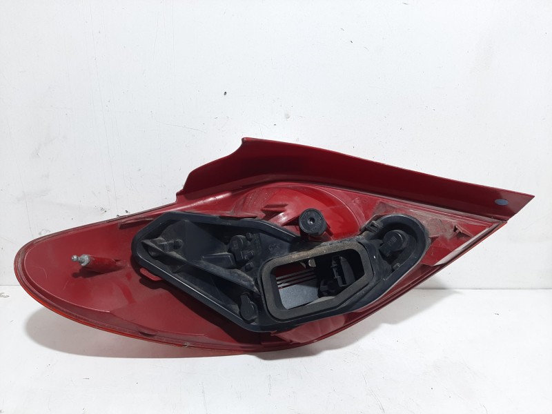 Recambio de piloto trasero derecho para peugeot 207 urban referencia OEM IAM 6351Y7  