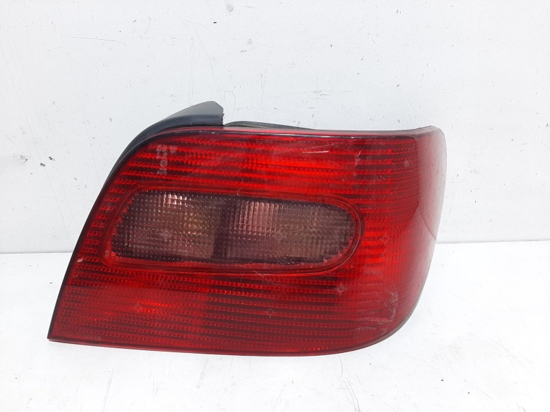 Recambio de piloto trasero derecho para citroën xsara berlina 1.6i 16v exclusive referencia OEM IAM 6351P0  