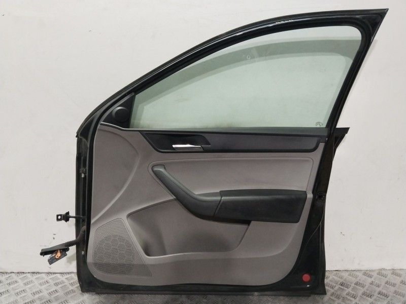 Recambio de puerta delantera derecha para seat toledo (kg3) style referencia OEM IAM 5JA831052C  NEGRO