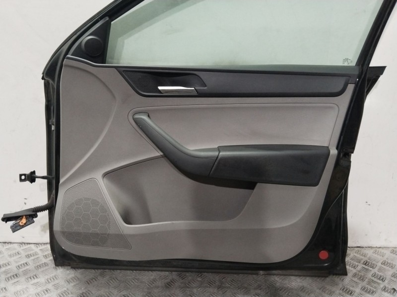 Recambio de puerta delantera derecha para seat toledo (kg3) style referencia OEM IAM 5JA831052C  NEGRO