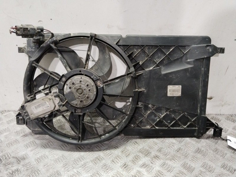 Recambio de electroventilador para ford focus berlina (cap) ambiente (d) referencia OEM IAM 3M5H8C3607RH 9682902080 