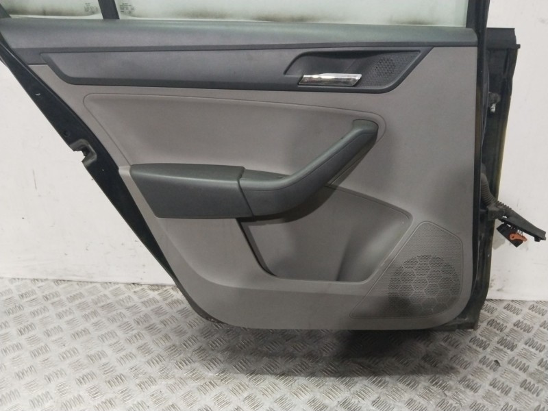 Recambio de puerta trasera izquierda para seat toledo (kg3) style referencia OEM IAM 5JA833051C  