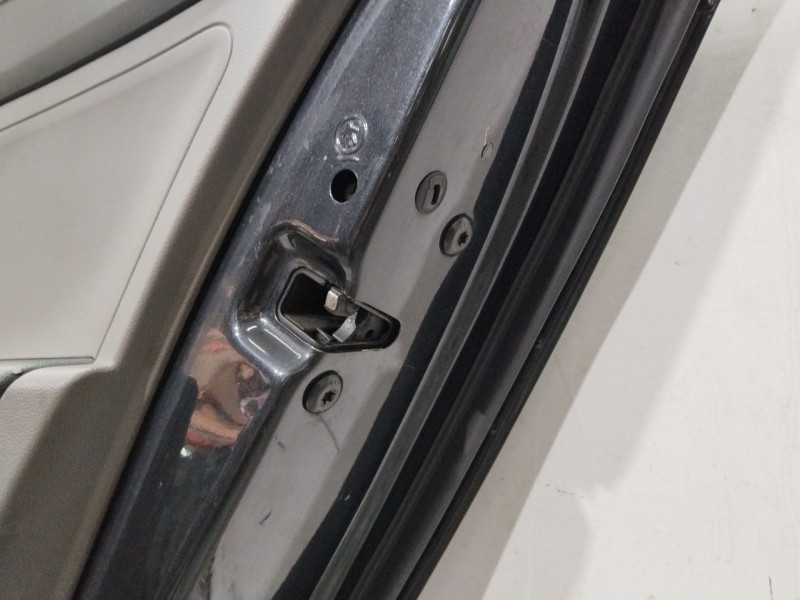 Recambio de puerta trasera derecha para seat toledo (kg3) style referencia OEM IAM 5JA833052C  NEGRO