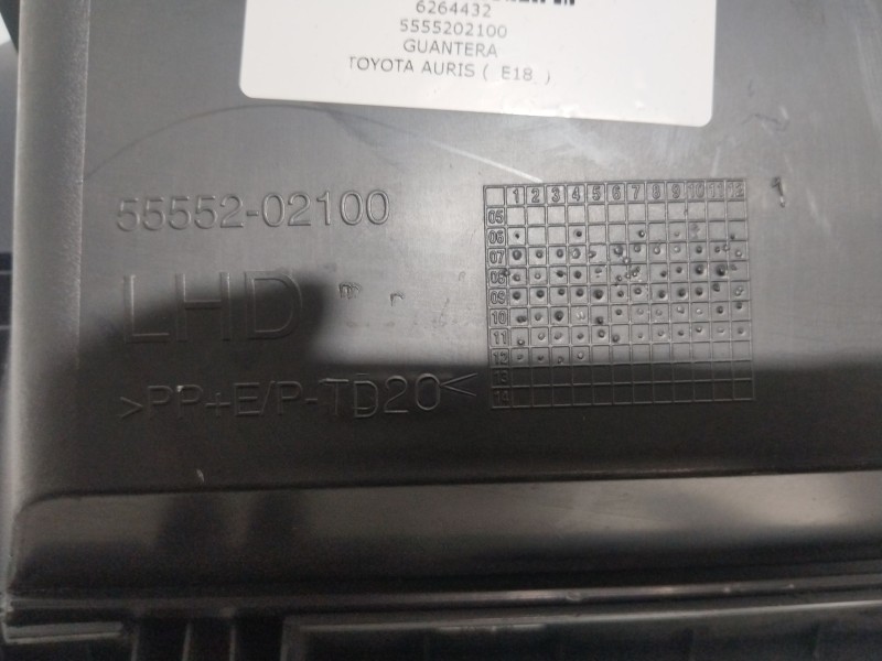 Recambio de guantera para toyota auris (_e18_) 1.8 hybrid (zwe186_) referencia OEM IAM 5555202100  
