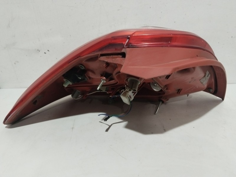 Recambio de piloto trasero derecho para toyota auris (_e18_) 1.8 hybrid (zwe186_) referencia OEM IAM 8155102550  