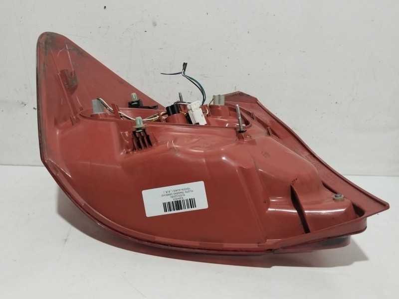 Recambio de piloto trasero derecho para toyota auris (_e18_) 1.8 hybrid (zwe186_) referencia OEM IAM 8155102550  