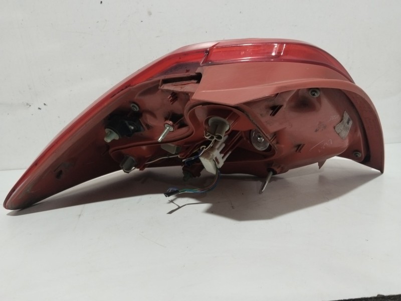 Recambio de piloto trasero derecho para toyota auris (_e18_) 1.8 hybrid (zwe186_) referencia OEM IAM 8155102550  