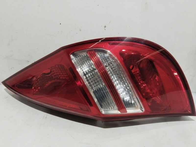 Recambio de piloto trasero derecho para hyundai i30 (fd) 1.4 referencia OEM IAM 924022R0  