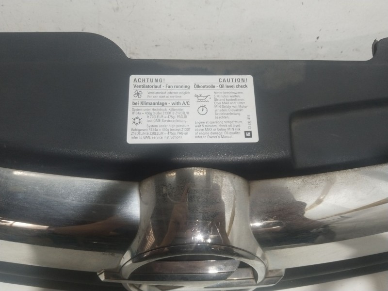 Recambio de rejilla delantera para opel astra h (a04) 1.7 cdti (l48) referencia OEM IAM 13238416  