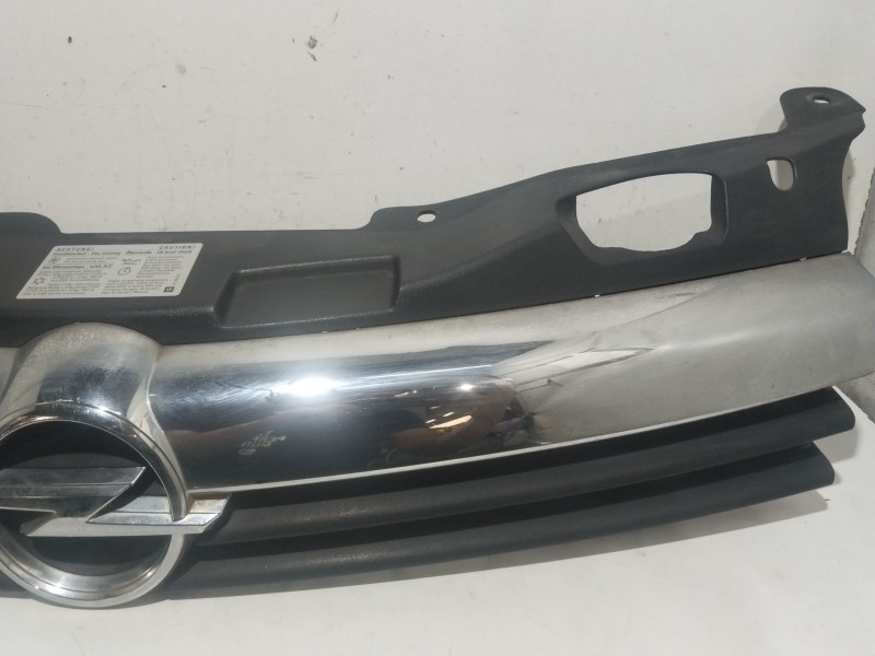Recambio de rejilla delantera para opel astra h (a04) 1.7 cdti (l48) referencia OEM IAM 13238416  