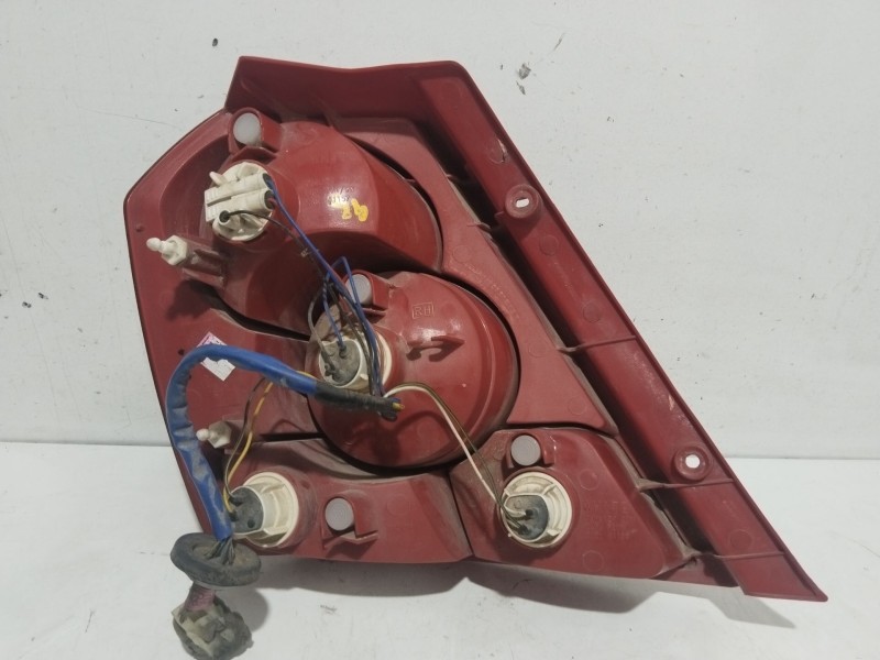 Recambio de piloto trasero derecho para daewoo kalos (klas) 1.4 16v referencia OEM IAM 300267R  