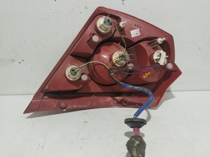 Recambio de piloto trasero derecho para daewoo kalos (klas) 1.4 16v referencia OEM IAM 300267R  