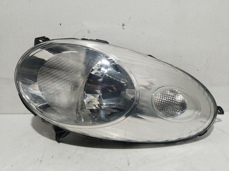 Recambio de faro izquierdo para nissan micra iii (k12) 1.5 dci referencia OEM IAM 89009188  