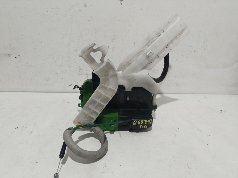 Recambio de cerradura puerta trasera derecha para hyundai i40 cab bluedrive referencia OEM IAM 814203Z000  