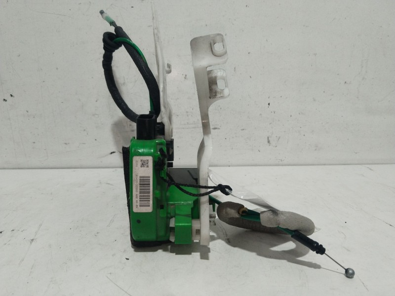 Recambio de cerradura puerta trasera derecha para hyundai i40 cab bluedrive referencia OEM IAM 814203Z000  