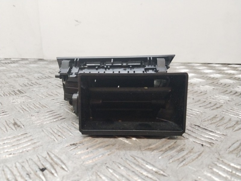 Recambio de rejilla aireador izquierdo para skoda rapid active referencia OEM IAM 5JA819702E  