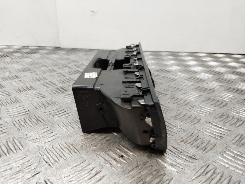 Recambio de rejilla aireadora central para skoda rapid active referencia OEM IAM 5JA820951B  