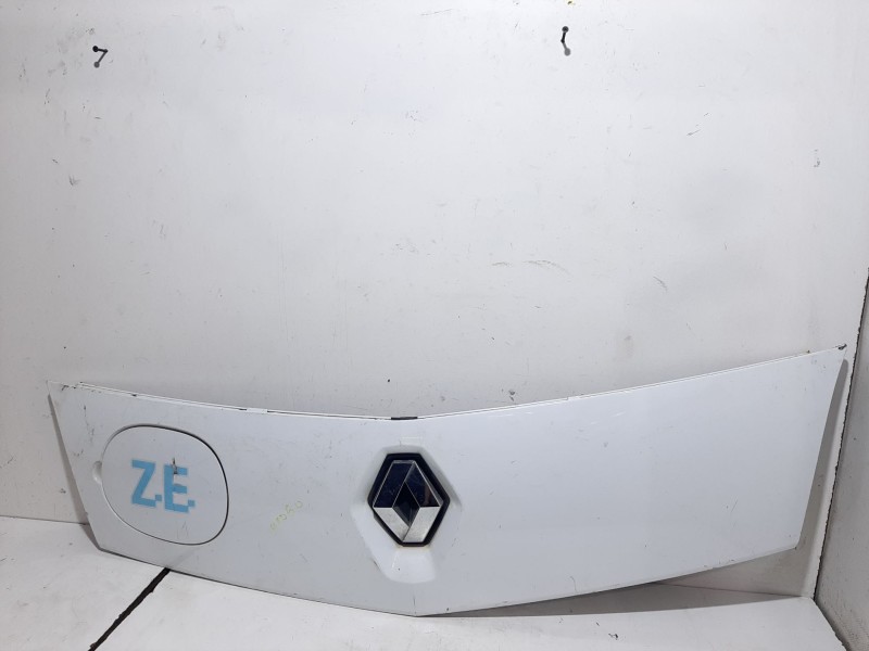 Recambio de rejilla delantera para renault kangoo z.e. referencia OEM IAM 8200916740  