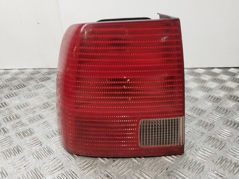 Recambio de piloto trasero izquierdo para volkswagen passat b5 (3b2) 1.9 tdi 4motion referencia OEM IAM 3B5945095F  