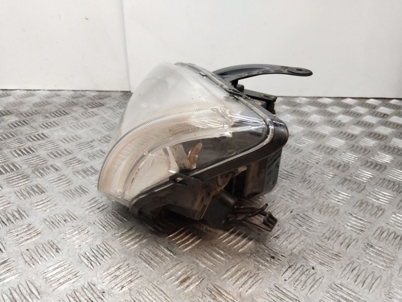 Recambio de faro izquierdo para ford focus berlina (cap) 1.6 16v cat referencia OEM IAM 4M5113W030AF  
