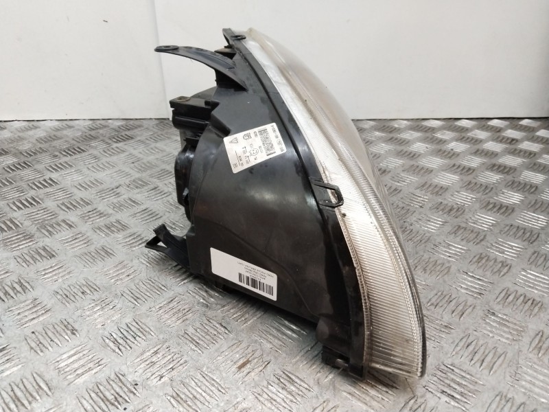 Recambio de faro izquierdo para ford focus berlina (cap) 1.6 16v cat referencia OEM IAM 4M5113W030AF  