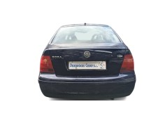 volkswagen bora berlina (1j2) del año 2000 2
