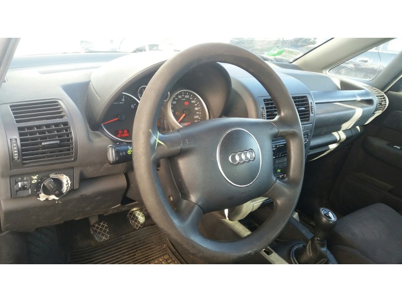 audi a2 (8z) del año 2004 audi a2 (8z) del año 2004