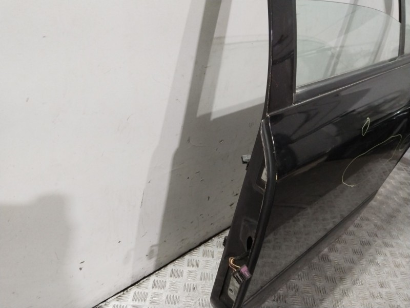 Recambio de puerta trasera izquierda para skoda octavia berlina (1u2) tour referencia OEM IAM 1U4833055 NEGRO 