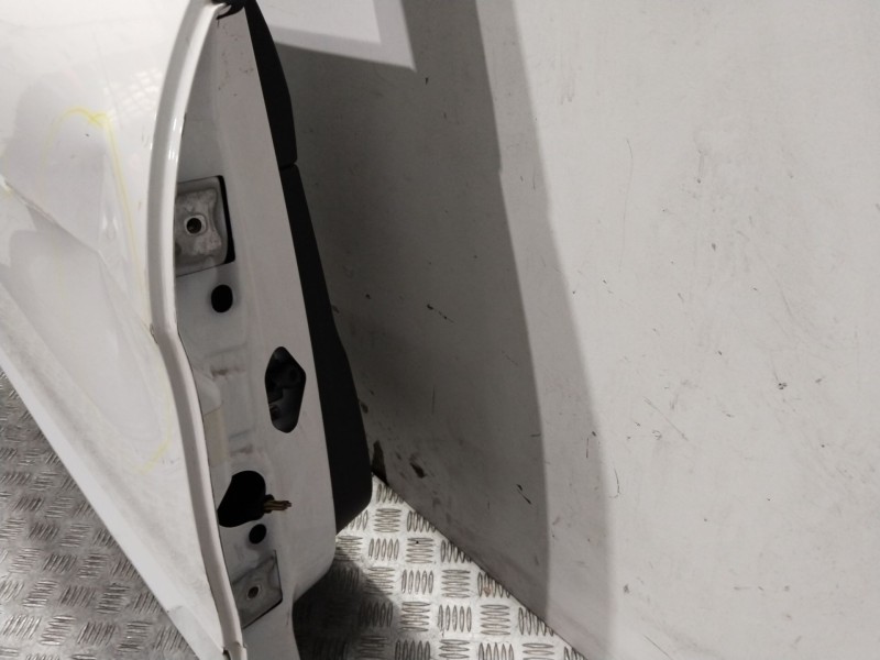 Recambio de puerta trasera derecha para peugeot 308 sw active referencia OEM IAM 9805267480 BLANCO 