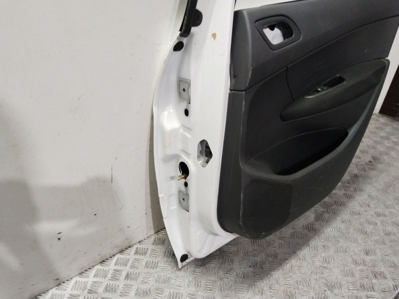 Recambio de puerta trasera derecha para peugeot 308 sw active referencia OEM IAM 9805267480 BLANCO 