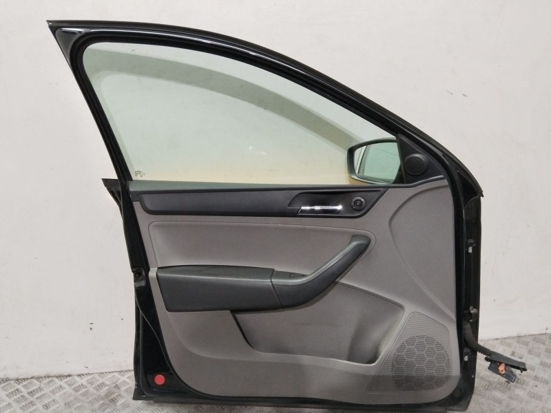 Recambio de puerta delantera izquierda para seat toledo iv (kg3) 1.6 tdi referencia OEM IAM 5JA831051C  AMARILLO