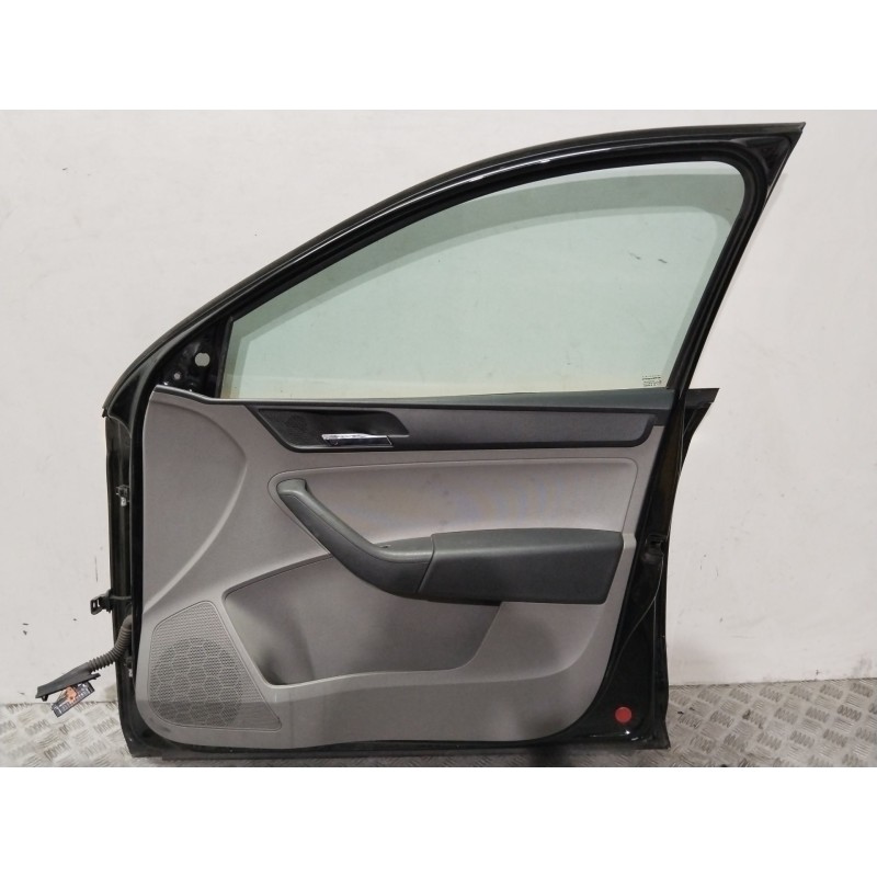 Recambio de puerta delantera derecha para seat toledo iv (kg3) 1.6 tdi referencia OEM IAM 5JA831052C  AMARILLO