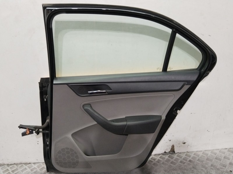 Recambio de puerta trasera derecha para seat toledo iv (kg3) 1.6 tdi referencia OEM IAM 5JA833052C  AMARILLO