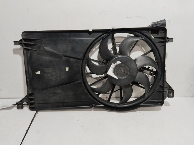 Recambio de electroventilador para volvo c30 1.6 diesel cat referencia OEM IAM 3136613305  