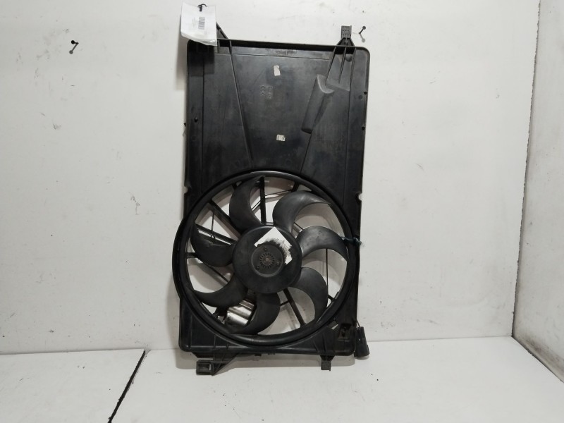 Recambio de electroventilador para volvo c30 1.6 diesel cat referencia OEM IAM 3136613305  