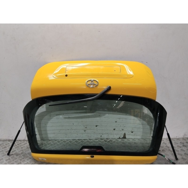 Recambio de porton trasero para toyota corolla (_e12_) 2.0 d-4d (cde120r_, cde120l_) referencia OEM IAM 6700502060  AMARILLO