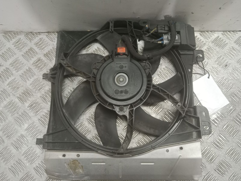 Recambio de electroventilador para peugeot 207 sw confort referencia OEM IAM 9682902080  