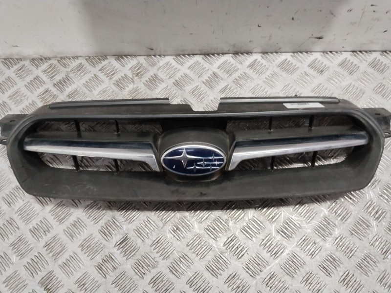 Recambio de rejilla delantera para subaru legacy iv (bl) 2.0 awd (bl5) referencia OEM IAM 91121AG010  
