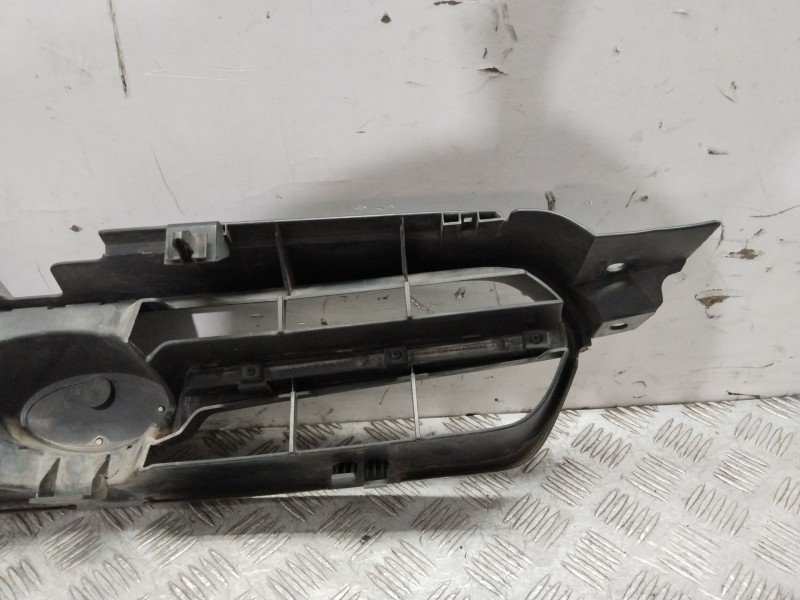 Recambio de rejilla delantera para subaru legacy iv (bl) 2.0 awd (bl5) referencia OEM IAM 91121AG010  