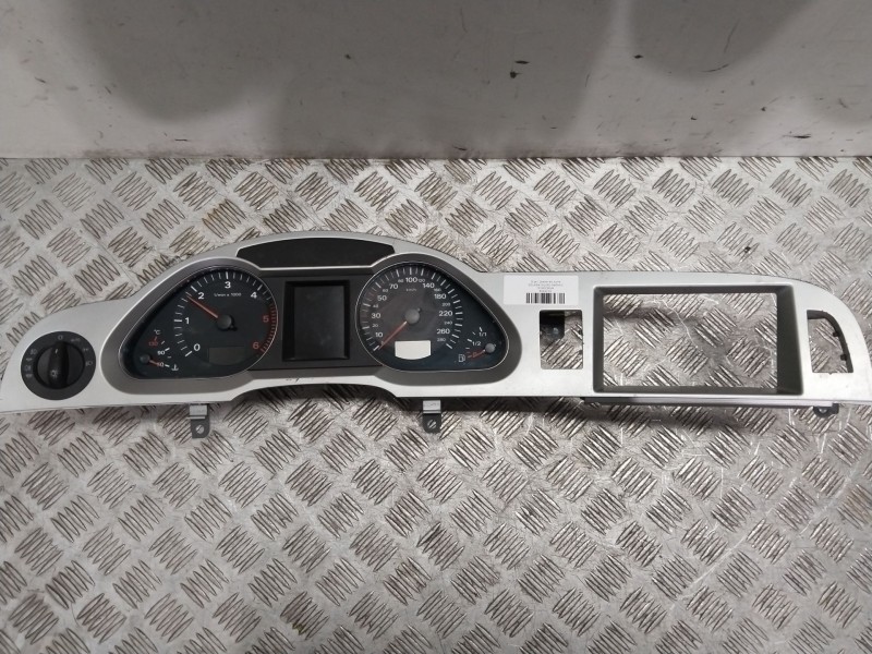 Recambio de cuadro instrumentos para audi a6 avant (4f5) 2.0 tdi referencia OEM IAM 4F0920933J  