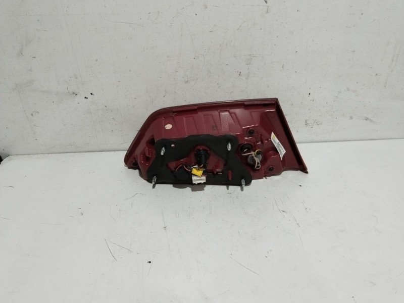 Recambio de piloto trasero derecho para kia optima concept referencia OEM IAM 92404D4  