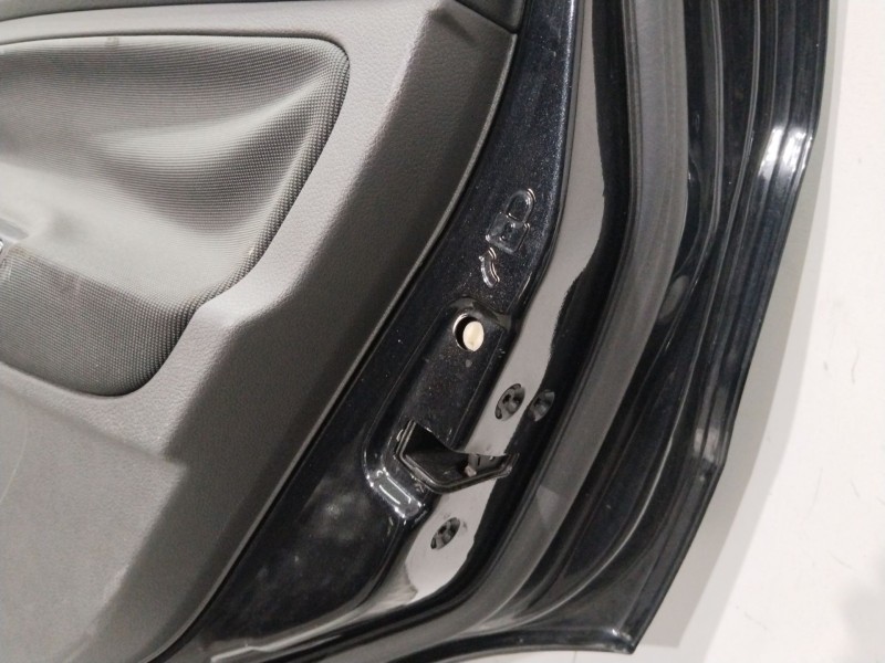 Recambio de puerta trasera derecha para ford kuga i 2.0 tdci referencia OEM IAM   