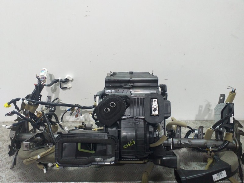 Recambio de calefaccion entera normal para nissan leaf basis referencia OEM IAM 272105SH1A  