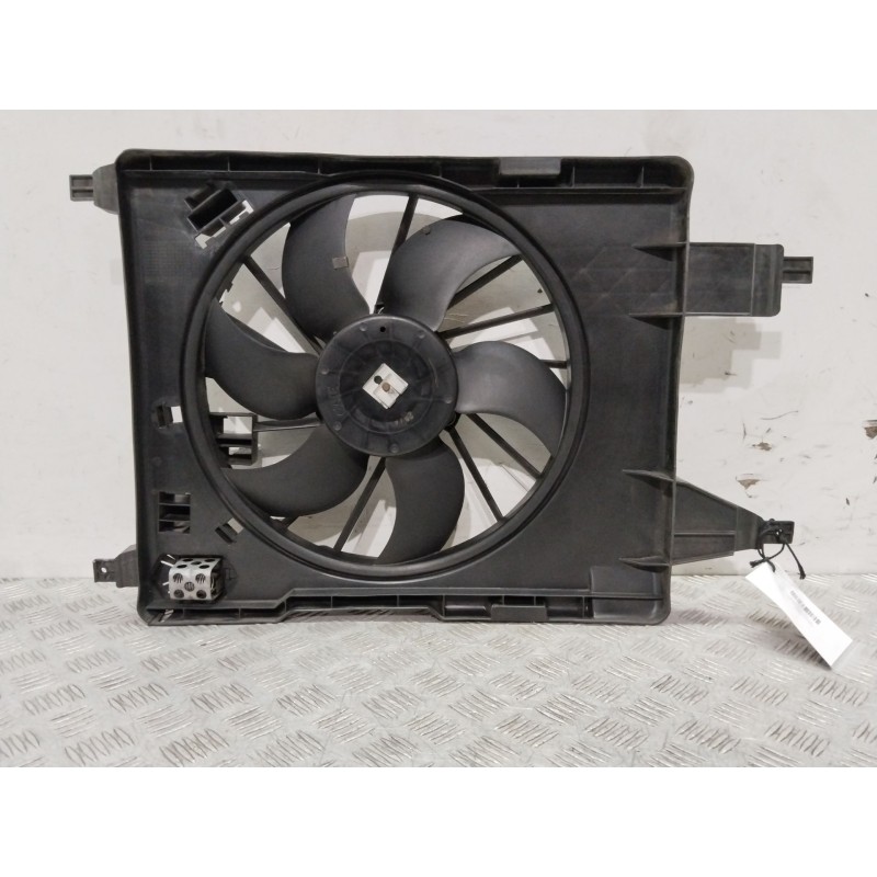 Recambio de electroventilador para renault megane ii sedán (lm0/1_) 1.9 dci referencia OEM IAM 8200151465  