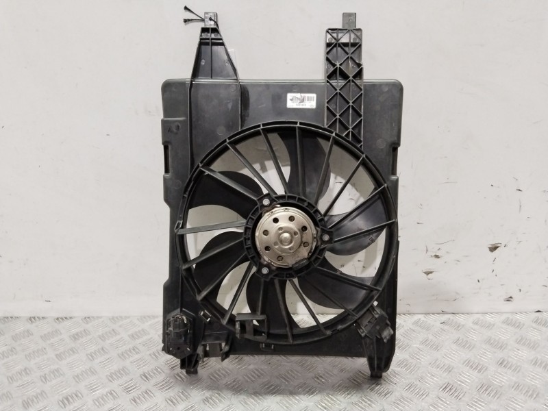Recambio de electroventilador para renault megane ii sedán (lm0/1_) 1.9 dci referencia OEM IAM 8200151465  